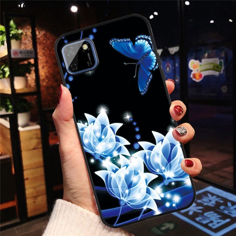 Hoesje Huawei Y5p Vlinder En Blauwe Bloemen