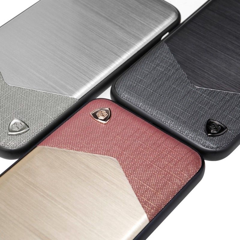 Hoesje voor iPhone 7 / 8 / SE 2 Goud Serie Nillkin Lensen
